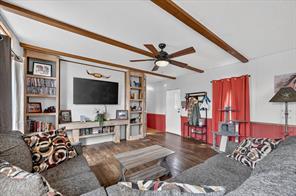 913 County Road 4232 - Photo 10