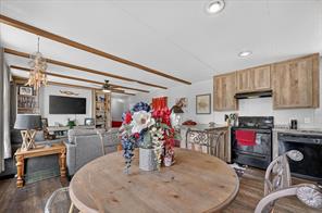 913 County Road 4232 - Photo 13