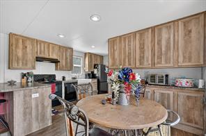 913 County Road 4232 - Photo 14