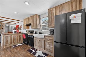 913 County Road 4232 - Photo 16