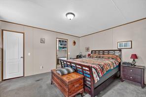 913 County Road 4232 - Photo 17