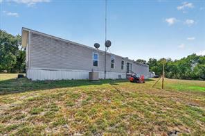 913 County Road 4232 - Photo 27