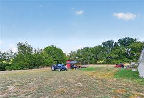 913 County Road 4232 - Photo 29