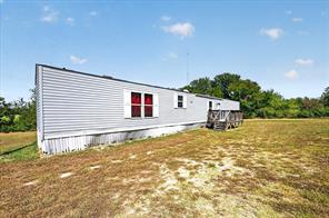 913 County Road 4232 - Photo 5