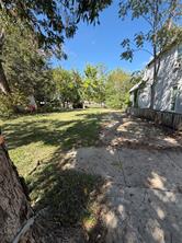 717 W Day Street - Photo 4