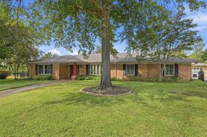 1609 Lakewood Drive - Photo 2