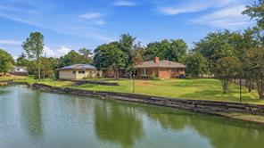 1609 Lakewood Drive - Photo 4