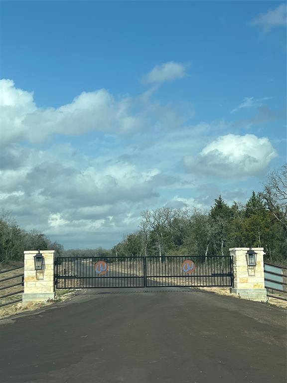 3803 Private road 4100 - Photo 4