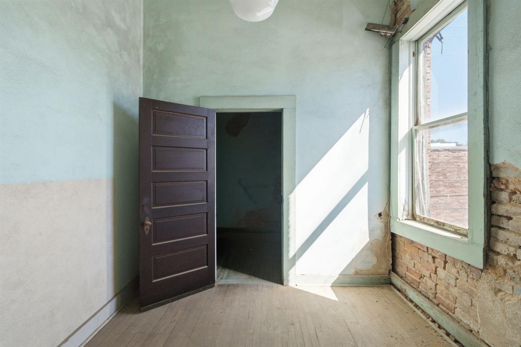 108 N Johnson - Photo 20