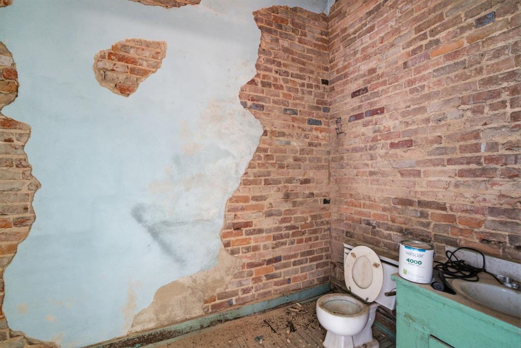 108 N Johnson - Photo 23