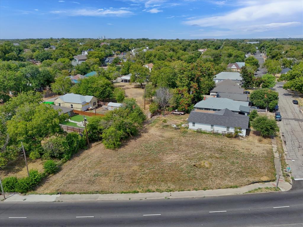 1401 W Waco Drive - Photo 2
