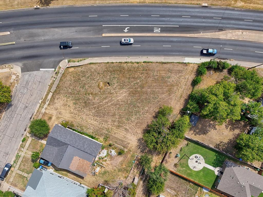 1401 W Waco Drive - Photo 3