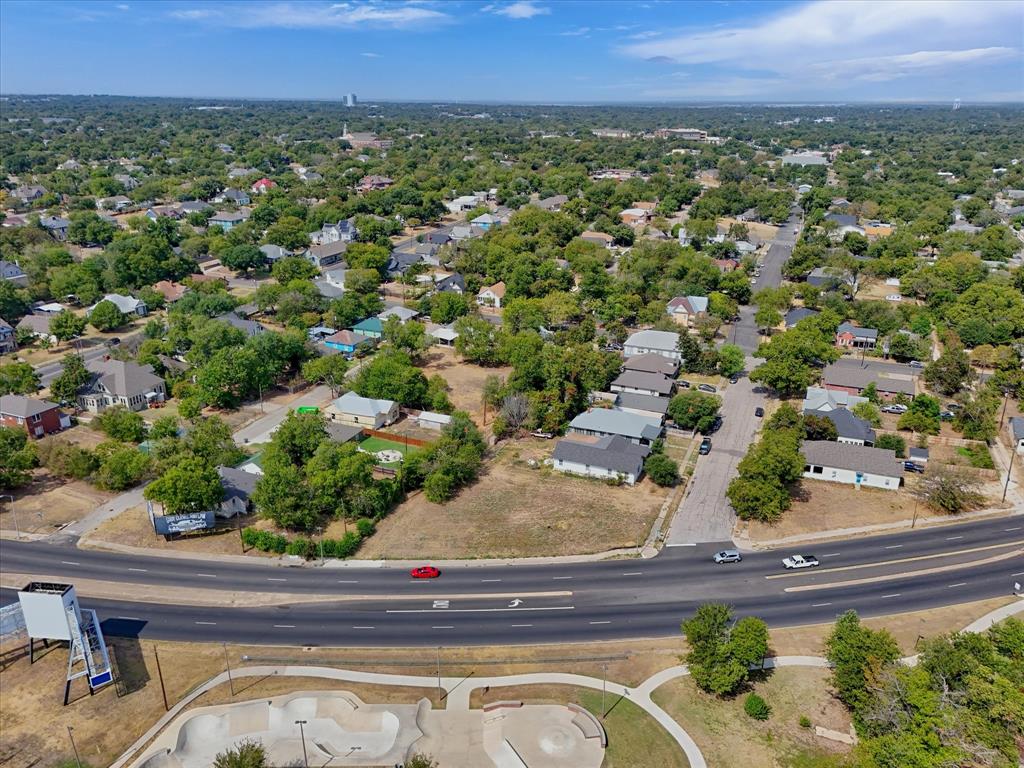 1401 W Waco Drive - Photo 4