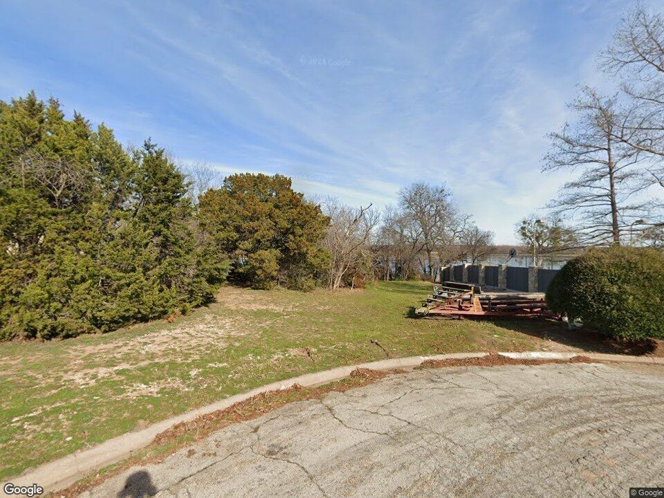 1513 Lakeview Court - Photo 1