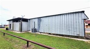 301 S Ellis Street - Photo 5