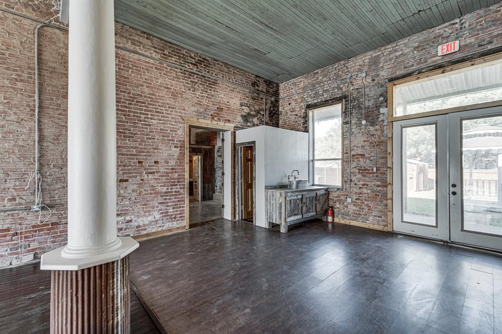 102 / 104 S Main Street - Photo 8