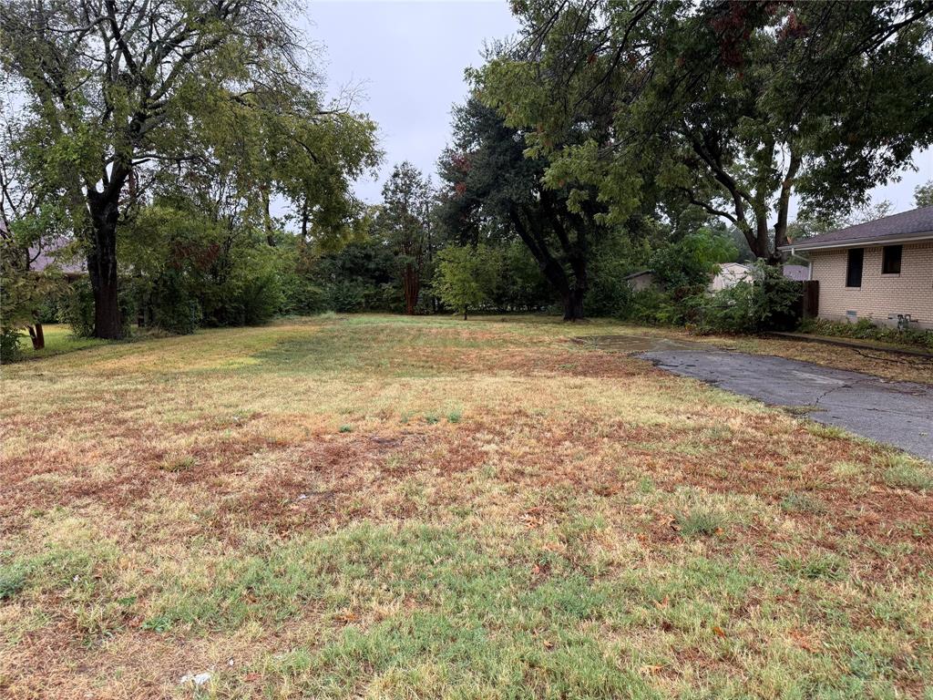 1405 N Graves Street - Photo 2
