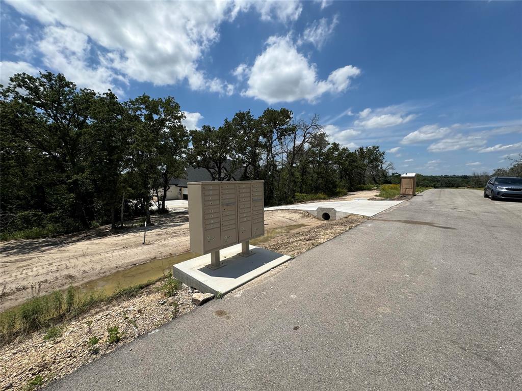 1059 Glenoaks Drive - Photo 2