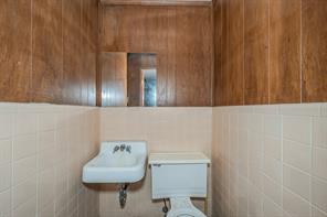 3233 Denton Highway - Photo 38