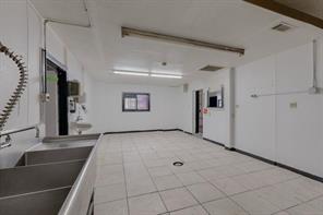 2802 Lagow Street - Photo 32