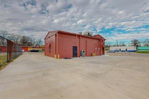 2802 Lagow Street - Photo 8