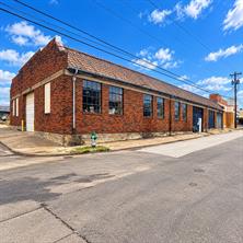2402 Stuart Street - Photo 2
