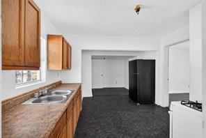1309 S Riverside Drive - Photo 17