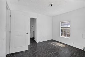 1309 S Riverside Drive - Photo 24