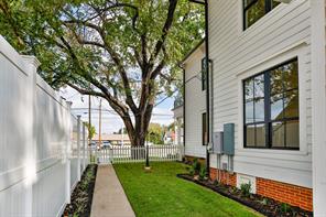 1016 E California Street - Photo 13