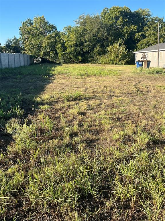 835 E 3rd Street - Photo 1
