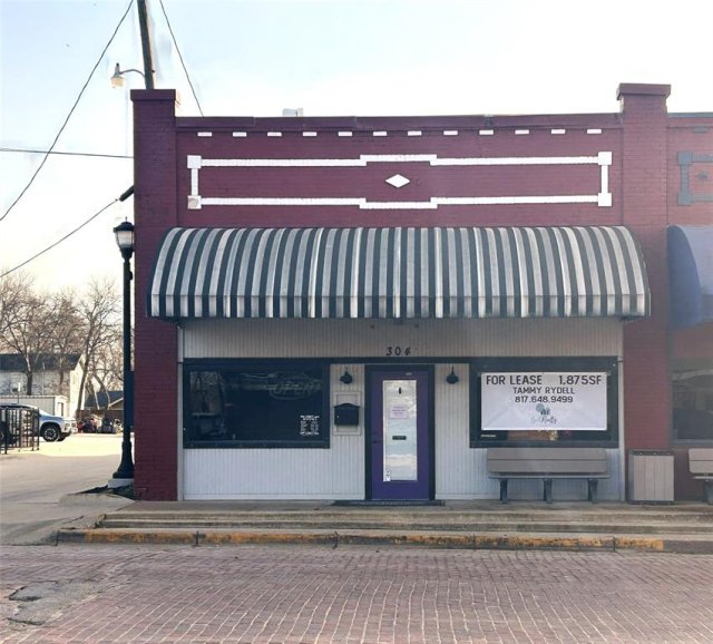 304 E Criner 1 Street