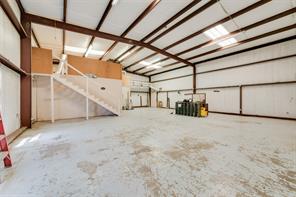9913 Fm 740 - Photo 31