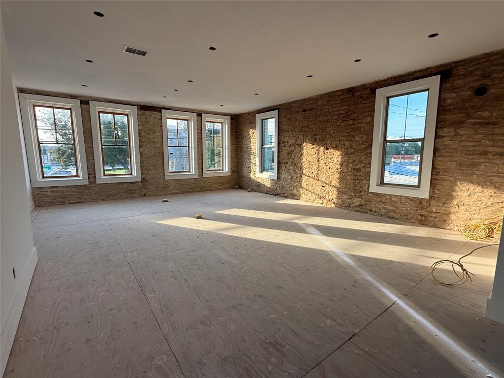102 N Bell - Photo 16