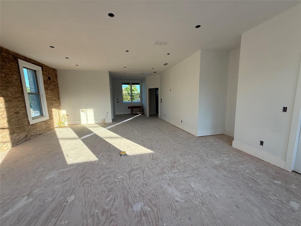 102 N Bell - Photo 17