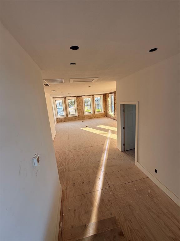 102 N Bell - Photo 18