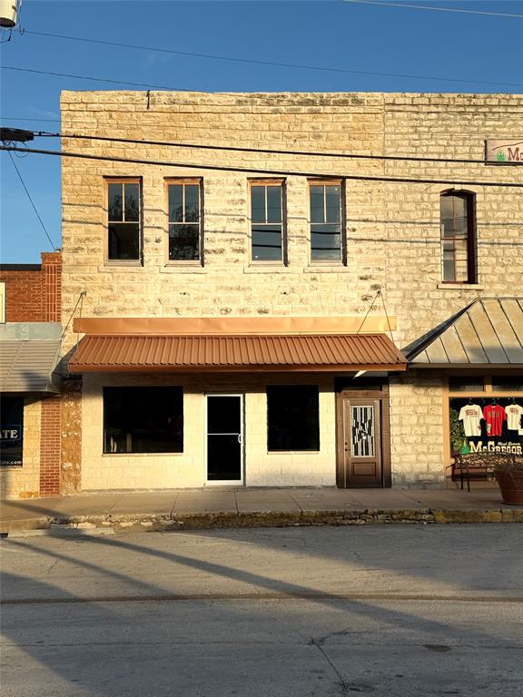 102 N Bell - Photo 2