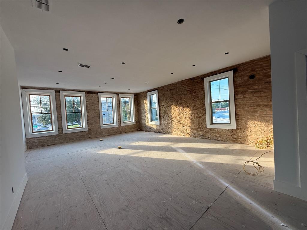 102 N Bell - Photo 22
