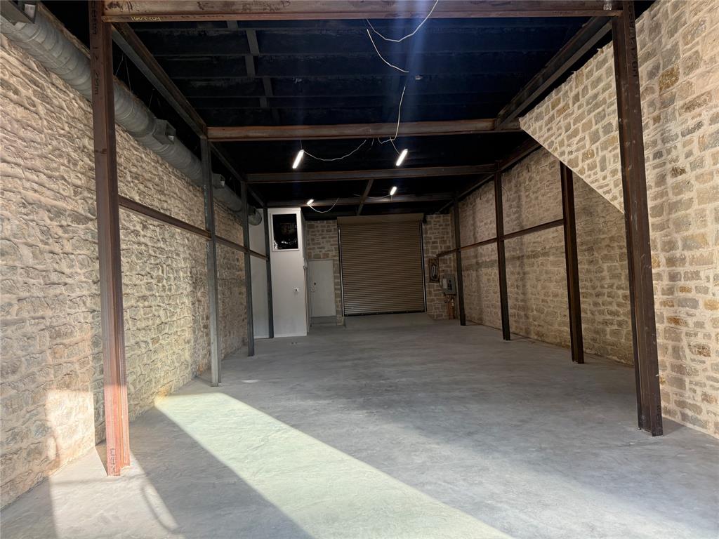 102 N Bell - Photo 6