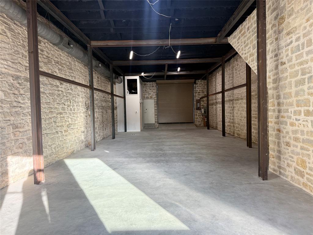 102 N Bell - Photo 8