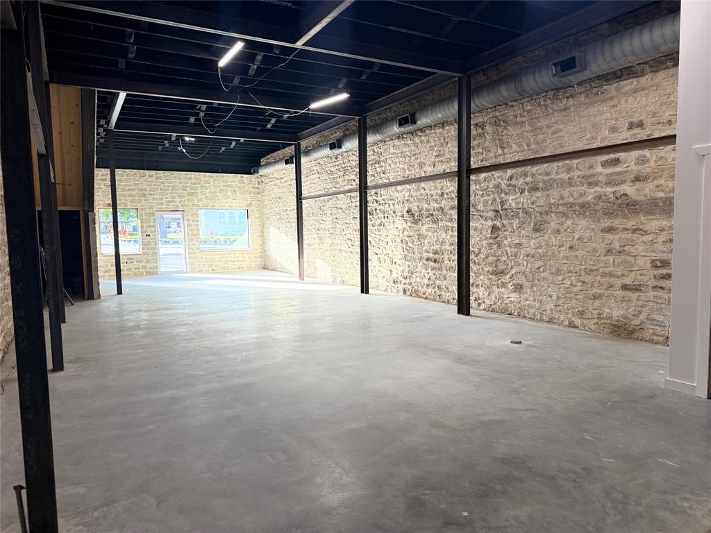 102 N Bell - Photo 9