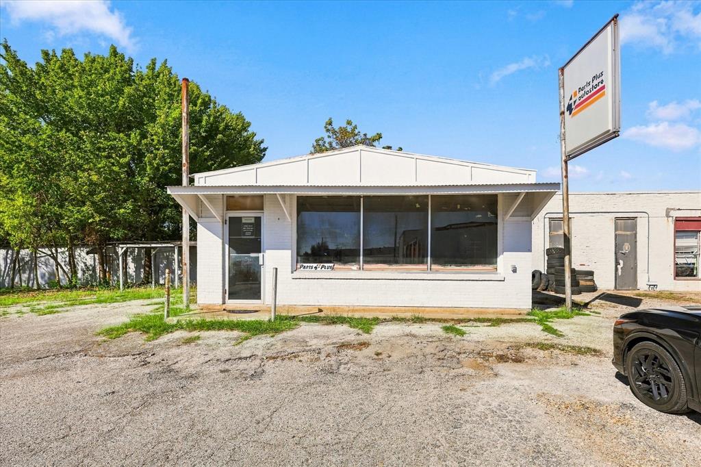 102 College Street - Photo 1