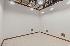537 S Kealy Avenue - Photo 13