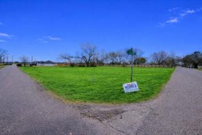 724 E Hughes Street - Photo 3