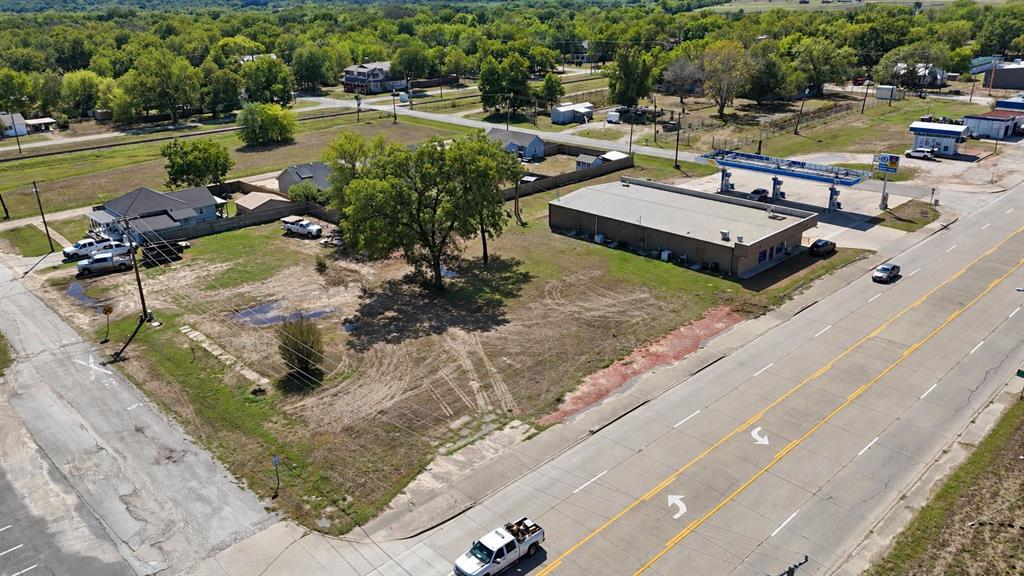 305 NW 2nd Street - Photo 1