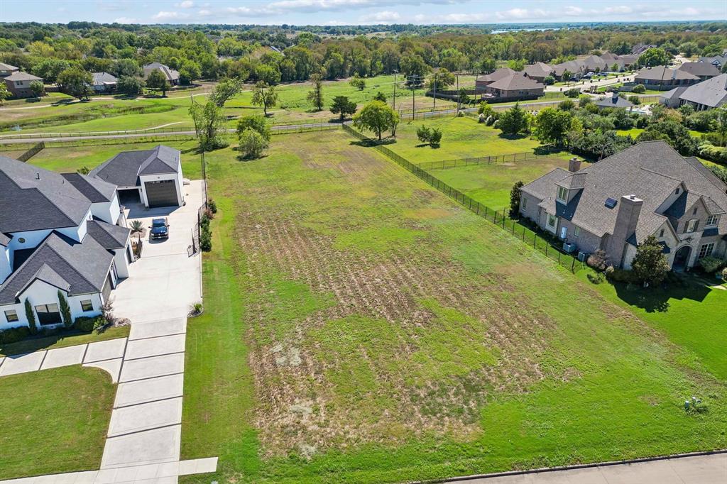 1103 Estate Drive - Photo 5