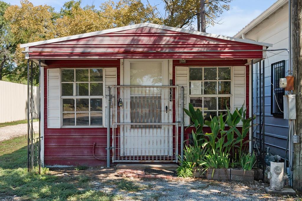 1131 N Beaton Street - Photo 1
