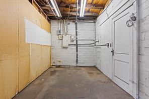 414 E Marshall Street - Photo 34