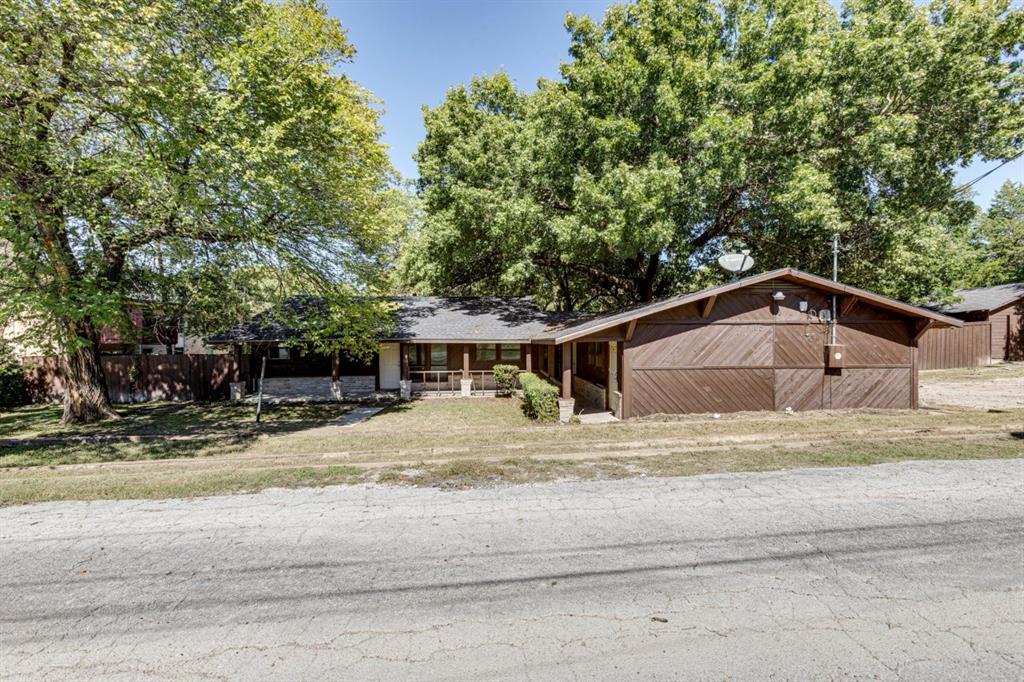105 Barrows Lane - Photo 1