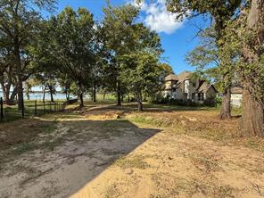 1520 Shoreline Drive - Photo 20