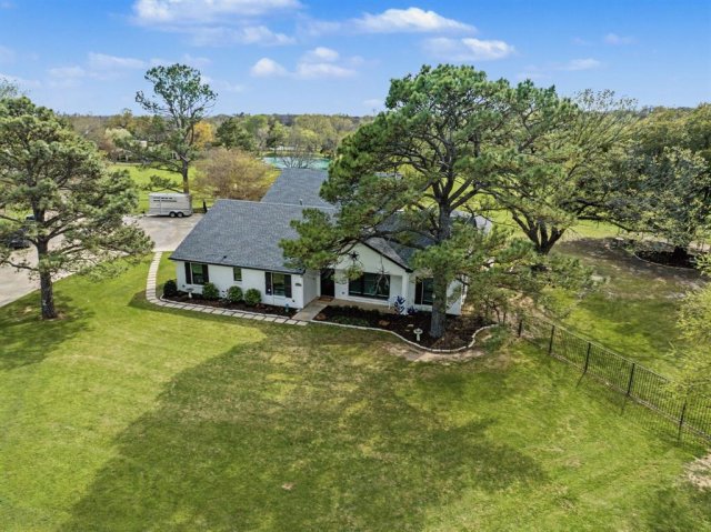 800 Lodestar Drive